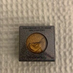Mac extra dimension eyeshadow in gold medalist